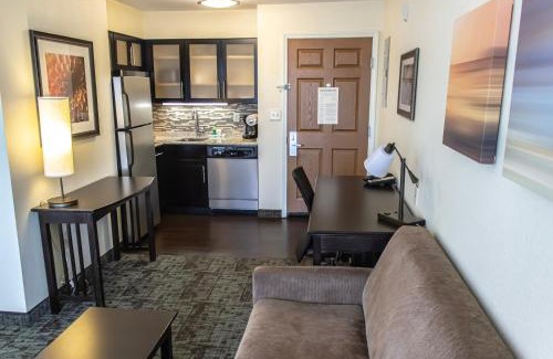 Minot Hotel | Staybridge Suites Minot by IHG