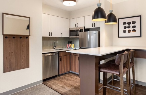 Maple Grove Hotel | Staybridge Suites MPLS-Maple Grove/Arbor Lakes by IHG