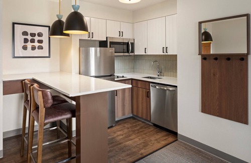 Maple Grove Hotel | Staybridge Suites MPLS-Maple Grove/Arbor Lakes by IHG