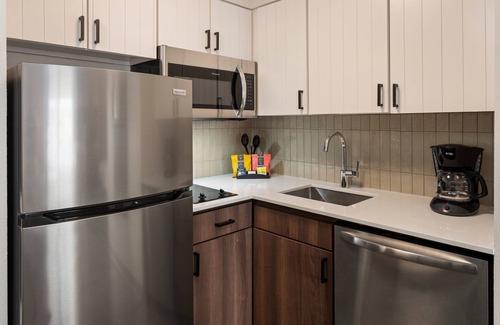 Maple Grove Hotel | Staybridge Suites MPLS-Maple Grove/Arbor Lakes by IHG