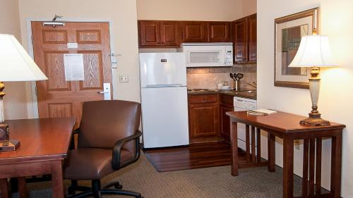 Greenwich Hotel | Staybridge Suites Wichita by IHG