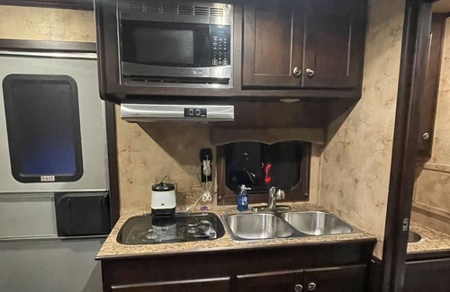 Rowland RV Rental | Staying on a working horse farm