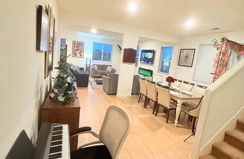Rio Vista Villa | #stayRioVista -Country Club House with Hot Tub-Sauna-Firepit-Garden-Games