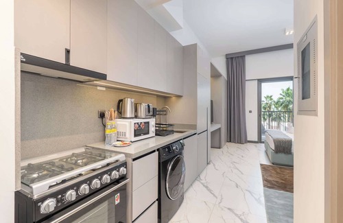 Dubai Apartment | StayShort - Modern and Stunning Studio in MAG 910, MBR City