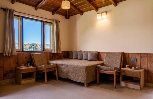 Kasiyalekh Villa | StayVista at Dream Cottage 2