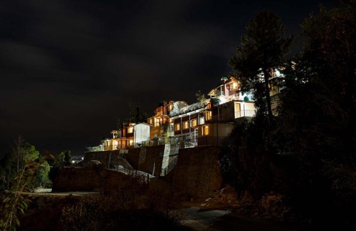 Kasiyalekh Villa | StayVista at Dream Cottage 2