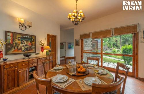 Raison Villa | StayVista at Moets Waterfront Estate by the Riverside - 3BR with BBQ, Bonfire and Lawn