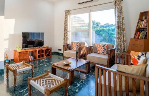 Hasanganj Villa | StayVista at Sukoon with Bonfire