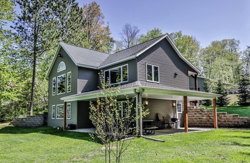 Phelps House | Stepaway Vacation Rentals- Up Nort Retreat