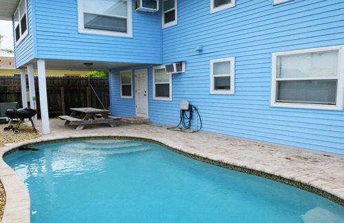 Ilexhurst Villa | Steps from Beach! Grill - Wif