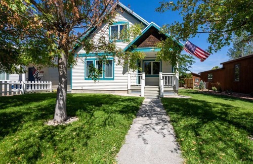 Cody House | Steps from Downtown Cody - Spacious home that sleeps 10!