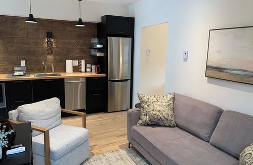 Mystic Apartment | Steps from Downtown Mystic/Newly Renovated Modern Apartment