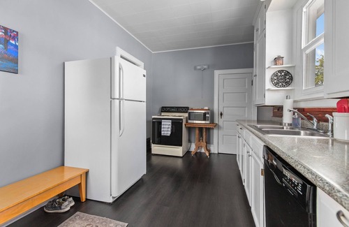 Appleton House | Steps from Downtown