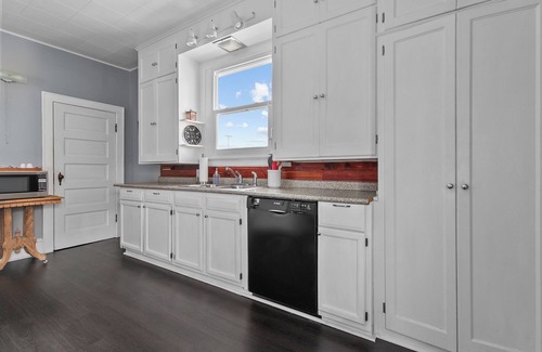 Appleton House | Steps from Downtown