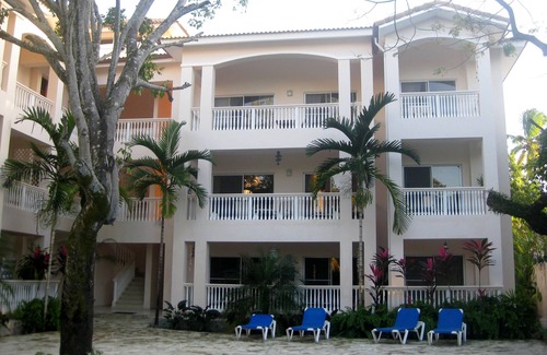 El Batey Apartment | Steps from Sandy Beach, Central 2BD Condo, Pool, Internet/Cable TV, AC, Balcony