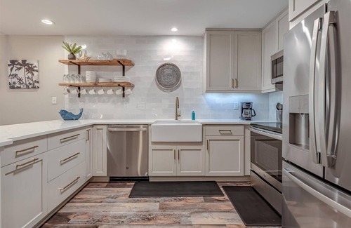 Isle of Palms Condo | Steps from the Beach - Newly Remodeled - Wild Dunes - 6D Seagrove