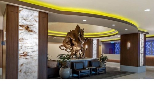 Las Vegas Hotel | Steps from the Strip for SEMA 2025 – Spacious Polo Towers Suite Near LVCC