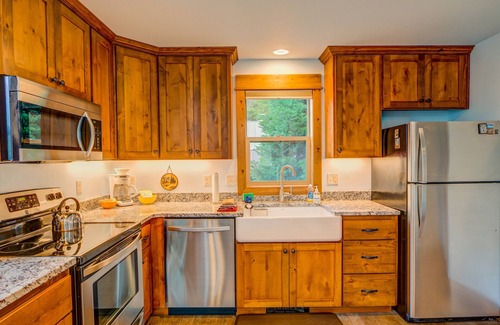 West Yellowstone House | Steps from Yellowstone- Barnes on Boundary Unit A