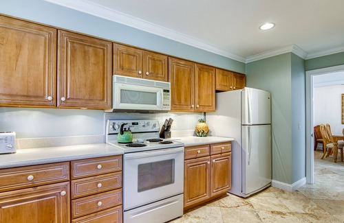 Beach Lagoon Villa | Steps to Beach, Lagoon View End-Unit, Sea Pines Turtle Lane Club Beachside Villa