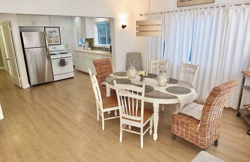 Peninsula House | Steps to Beach & Alamitos Bay on LB Peninsula