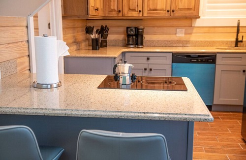 Madeira Beach Cabin | Steps to Beach, Heated Pool, Studio