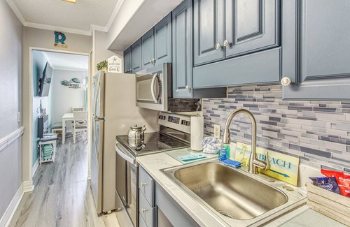 The Dunes Condo | Steps to Beach: Myrtle Beach Condo w/Resort Perks