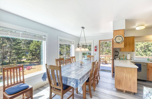 Ocean Park House | Steps to beach, Ping Pong, XBox, Foosball, WiFi, Private Deck (SandCastle)