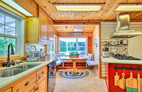 Murphys Cottage | Steps to Dtwn Murphys: Cottage w/Furnished Porch