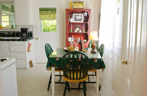 Pacific Grove Cottage | Steps to ocean. Across the street from the Municipal Golf Course. License 0020