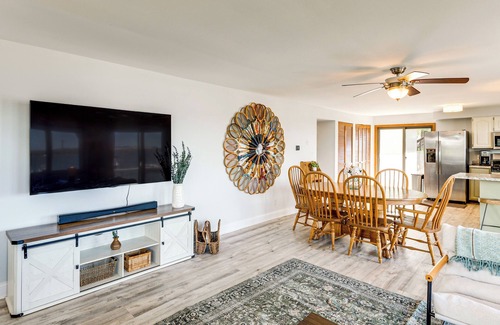 Powers Lake House | Steps to Powers Lake: Wisconsin Family Home