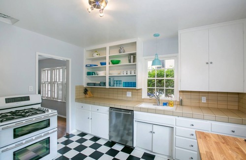 Del Mar Cottage | Steps to Sand, Surf and Turf in Del Mar Beach Colony. Ideal race season rental.