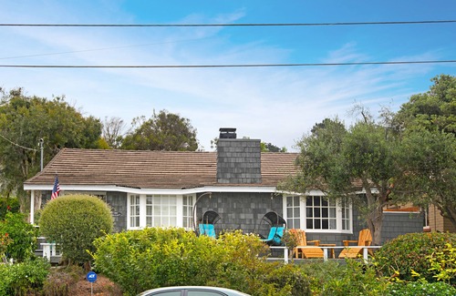 Del Mar Cottage | Steps to Sand, Surf and Turf in Del Mar Beach Colony. Ideal race season rental.