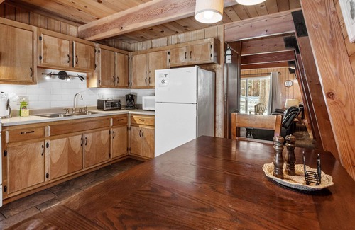 Summit Estates House | Steps to Snow Summit.Fireplace. Fenced yard.BBQ