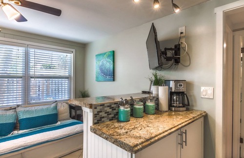 St. Pete Beach House | Steps to the Bay and Famous PAG Beach FL. Nightly stays allowed, Pet friendly