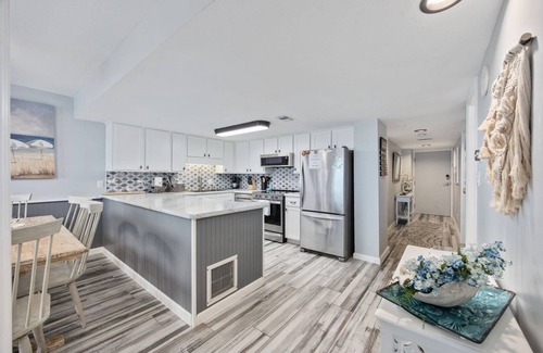 Garden City Condo | Steps to the Beach - Short Drive to Dining & Shops - AT1103