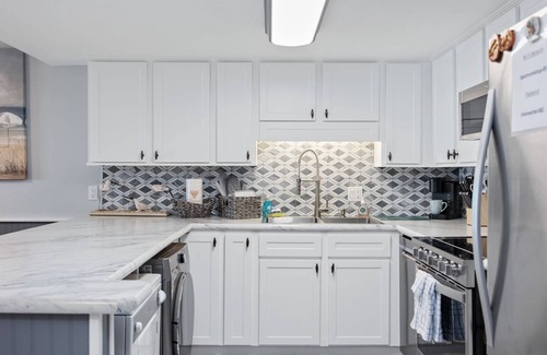 Garden City Condo | Steps to the Beach - Short Drive to Dining & Shops - AT1103