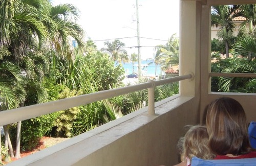 Birch Park Finger Streets House | Steps to the Beach and a Stroll to Fort Lauderdale Nightlife