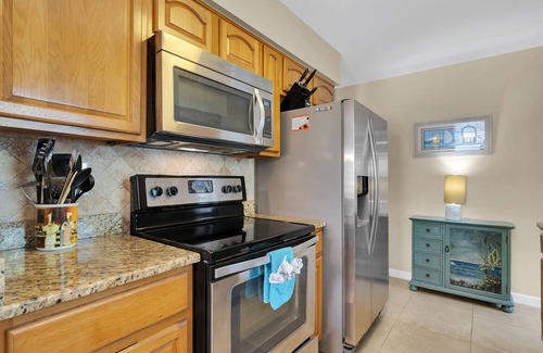 Ilexhurst House | Steps To The Beach, Private & Heated Pool, Renovated - Now Booking Summer/Fall!