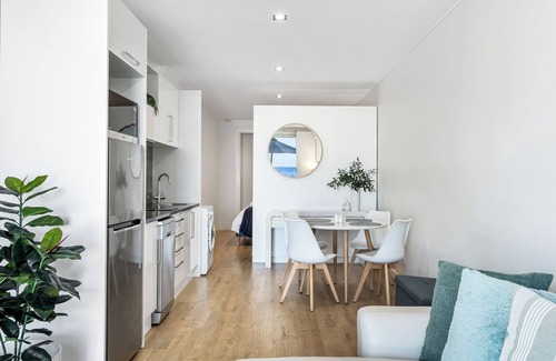 Seacliff Apartment | Steps to the sand | Belle Vista 2 Apartment Seacliff