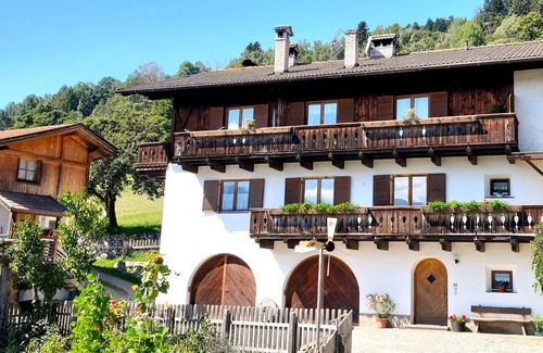 Chiusa Apartment | Stieberhof Feldthurns - Holiday apartment with mountain view - Alpaca hike