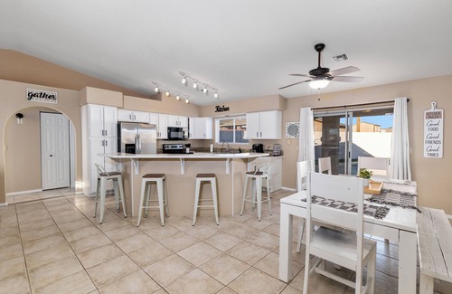Lake Havasu City House | STOCKED 4 BEDROOM POOL HOME Sleeps 14, Boat/RV Parking, Ping Pong, Cornhole