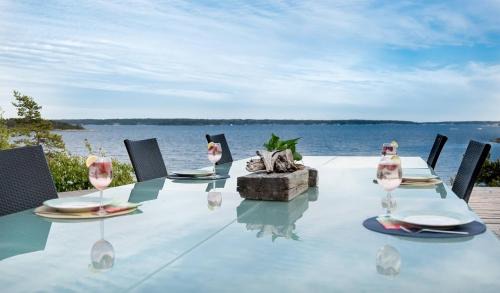 Stavsudda Villa | Stockholm Retreat Archipelago Cabin
