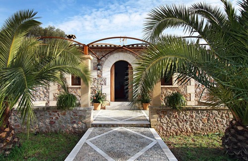 Pollensa Villa | Stone Built Accommodation with Private Pool and Garden