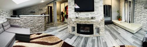 Kamenets-Podol'skiy Apartment | Stone City Apartment in Park Zone