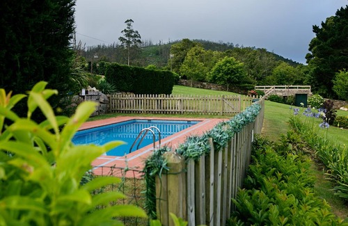 Laxe House | Stone house restored in the middle of nature