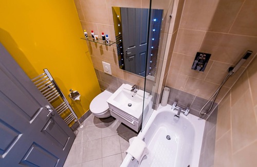 Kendal Hotel | Stonecross Manor Hotel