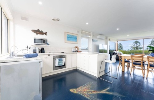 Port Elliot House | Stoneferry- A Beachfront Beauty - Free Wifi
