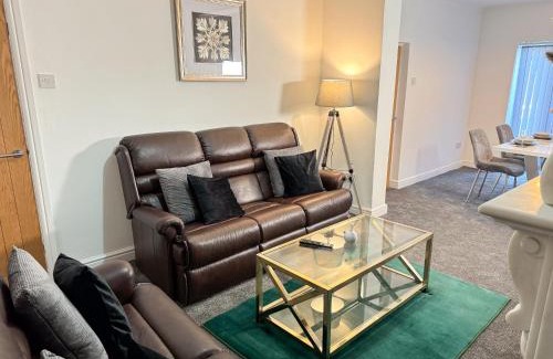 Middlesbrough House | Stoneleigh Retreat 4BR Entire Home