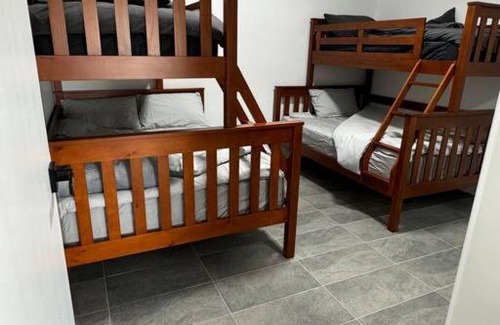 Middle Arm House | Stoney Crossing