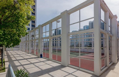 Seri Tanjung Pinang Apartment | Straits Quay Waterside Suite Penang